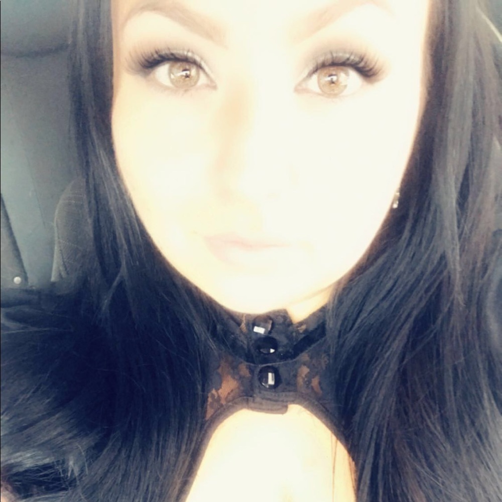 Meet your Posher, Adrianna